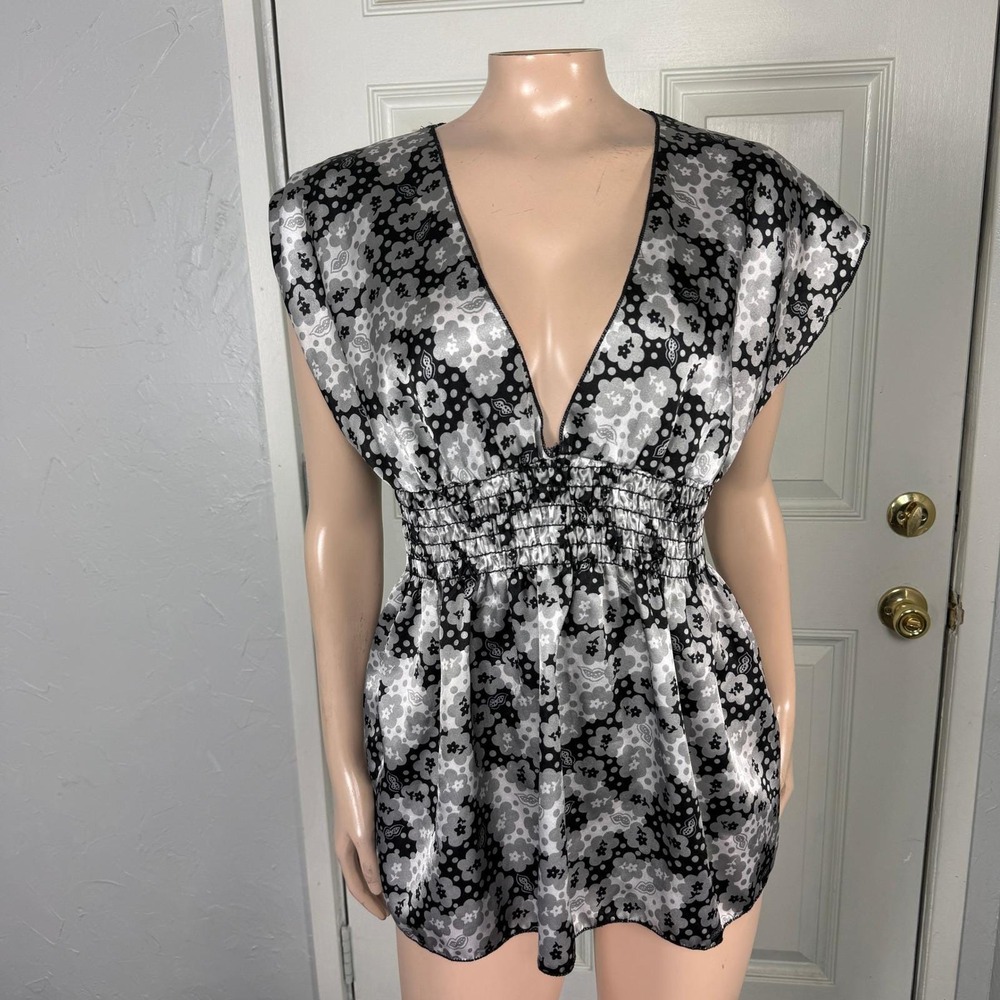 Vintage Y2K Love me Kiss me Shirt Large Floral Satin Smocked Retro USA D3-29